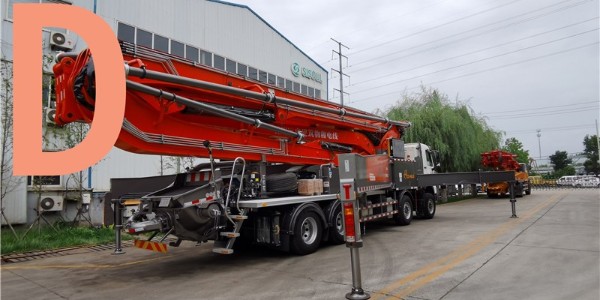 泵車在伸展支腿時，要注意哪些