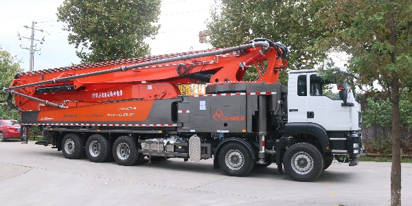 當混凝土泵車操作不當時的危害有哪些？