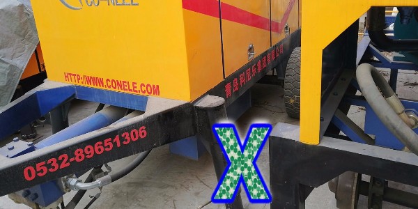 混凝土泵入庫前清洗、放水、涂潤滑脂、擦干每一個步驟都不能少