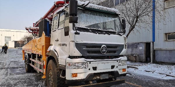 對于鄉(xiāng)村建設(shè)，如何正確選用混凝土泵車呢？