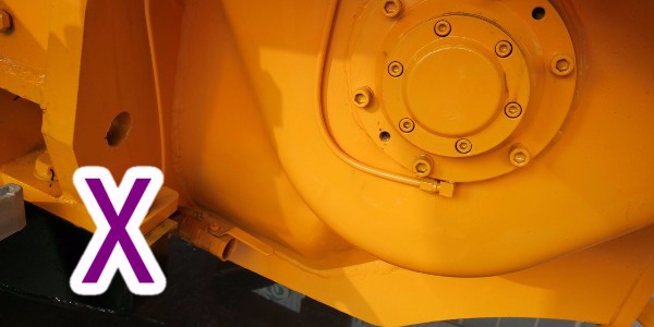 小型泵車在行駛過程中，突然爆胎該怎么解決才能有效避免事故的發生？