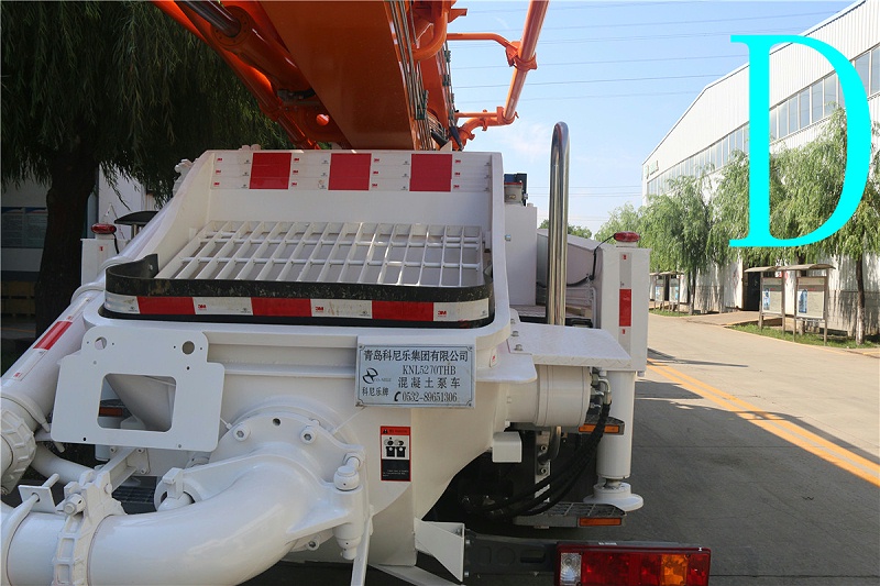 青島小型混凝土泵車價(jià)格 (8)