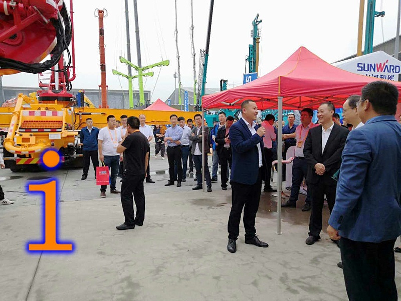 青島小型混凝土泵車價格 (31)