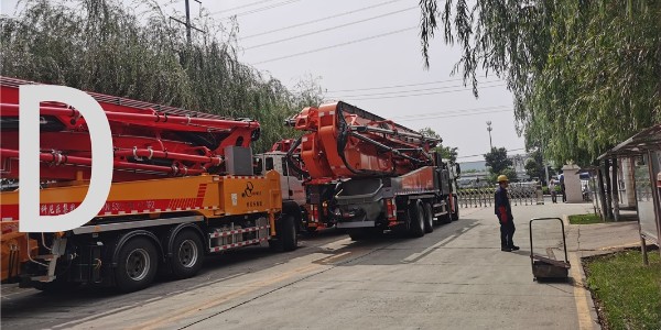 比較泵車的前、左右支撐方式